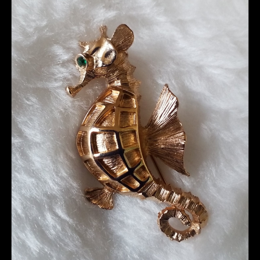 NAPIER Rhinestone Seahorse Brooch - Picture 1 of 6